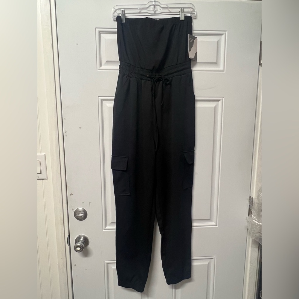 Love poem solid strapless cargo jogger jumpsuit size medium - Picture 2 of 16